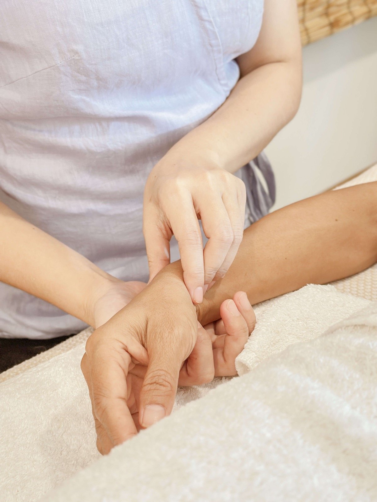 Hands-on acupressure treatment